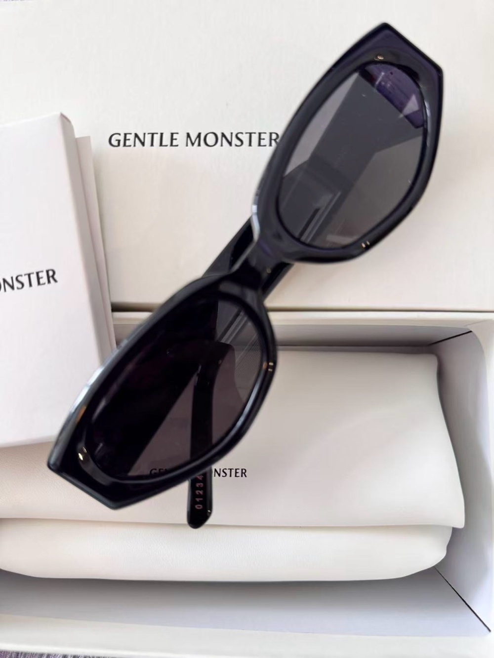 Gentle Monster X Maison Margiela Women's Black Cat-Eye Sunglasses